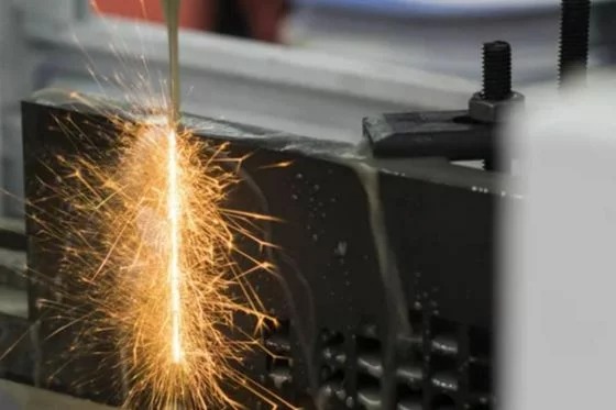 線切割加工如何工作？